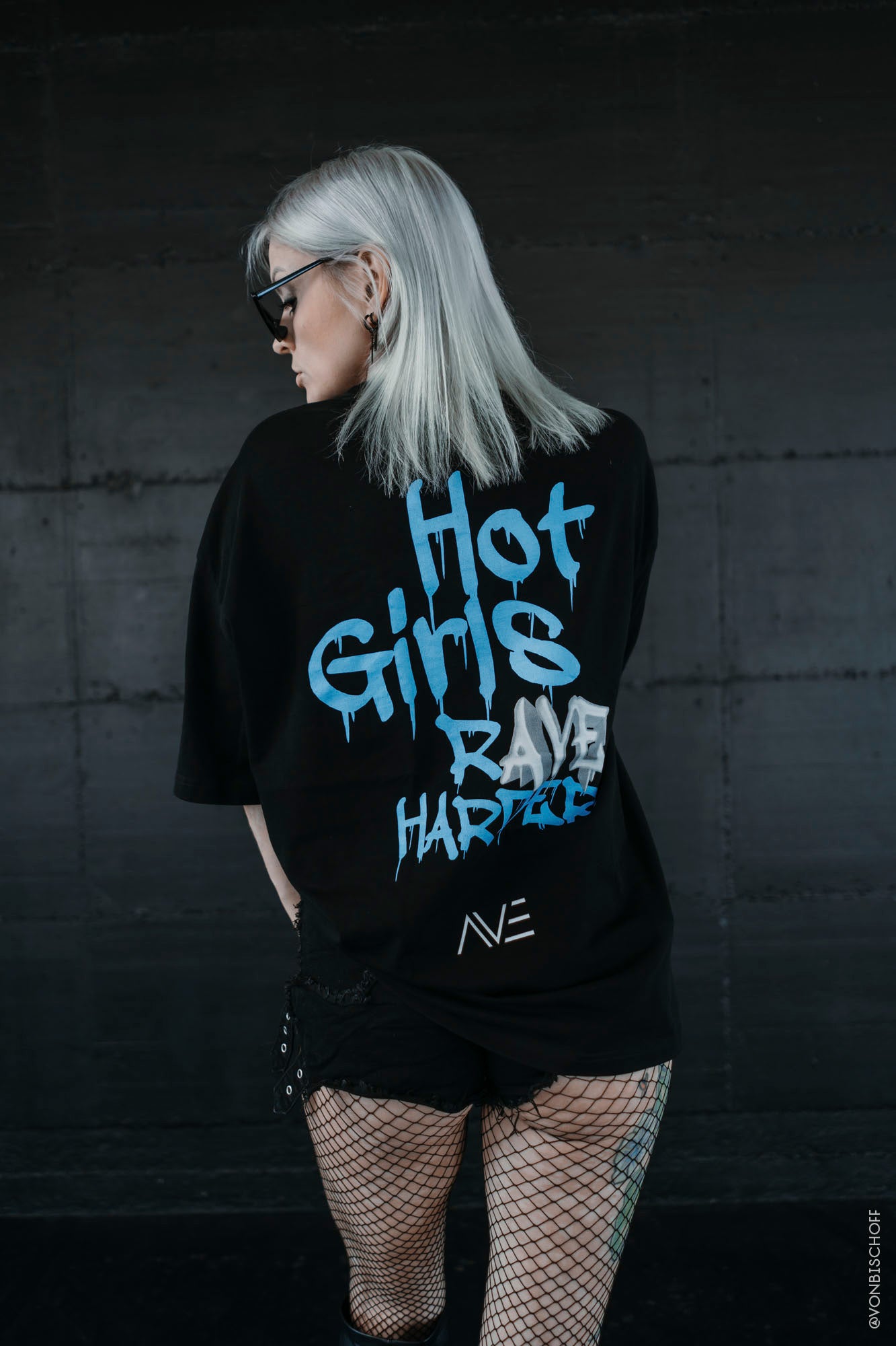 AVE | HOT GIRLS | Heavy Cotton oversized T-Shirt | Backprint